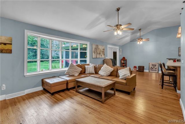 20 Nieman Drive, Orchard Park, NY 14127