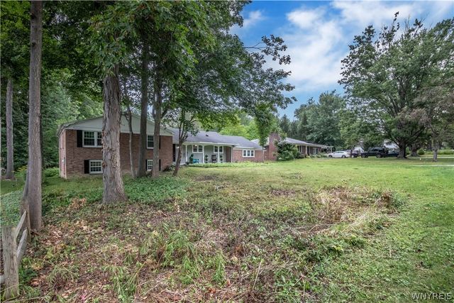 20 Nieman Drive, Orchard Park, NY 14127