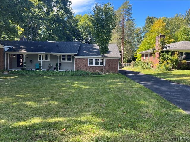 20 Nieman Drive, Orchard Park, NY 14127