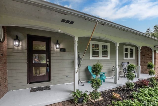 20 Nieman Drive, Orchard Park, NY 14127