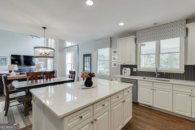 514 Streamwood Ivy Trail, Suwanee, GA 30024