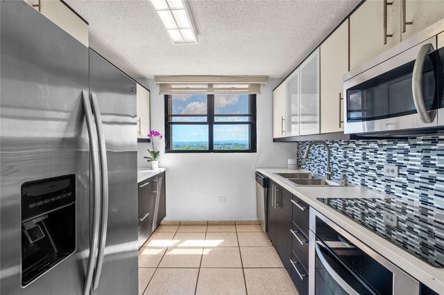 2306 LAUREL 9D, San Juan, PR 00913