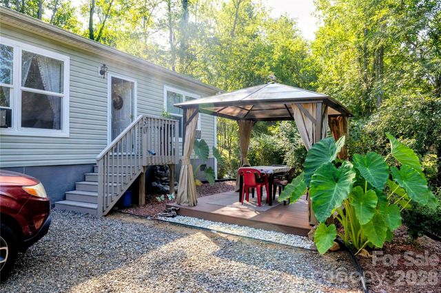 30 & 32 W Skyland Circle, Asheville, NC 28804