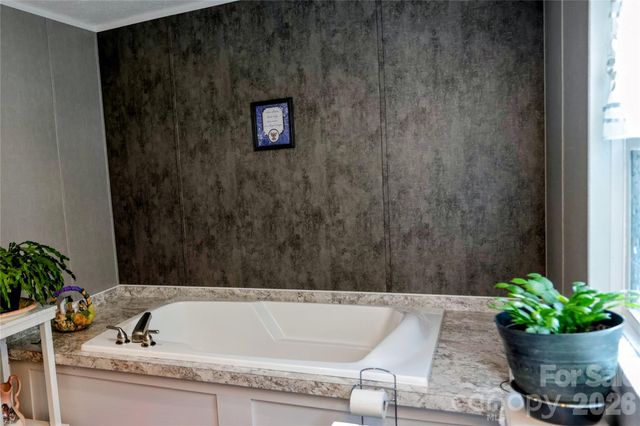 30 & 32 W Skyland Circle, Asheville, NC 28804