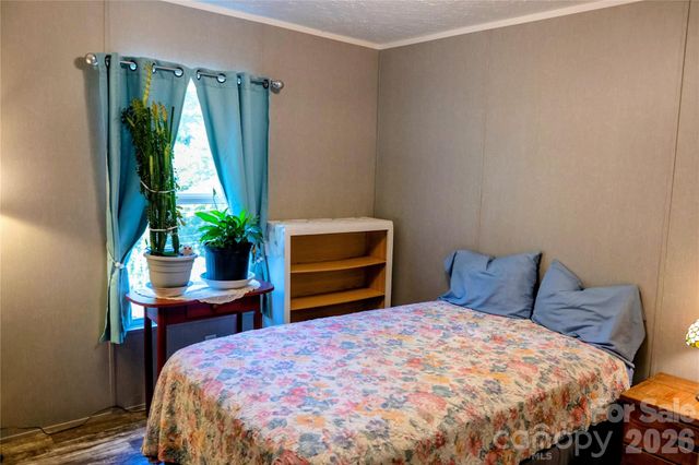 30 & 32 W Skyland Circle, Asheville, NC 28804