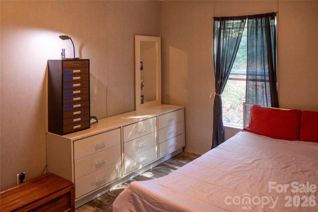 30 & 32 W Skyland Circle, Asheville, NC 28804