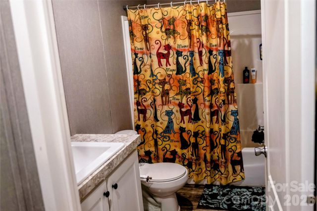 30 & 32 W Skyland Circle, Asheville, NC 28804