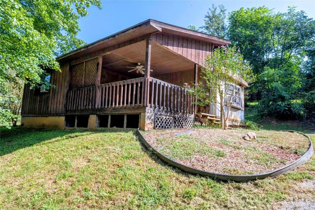 30 & 32 W Skyland Circle, Asheville, NC 28804