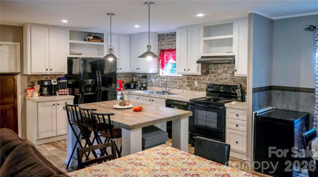 30 & 32 W Skyland Circle, Asheville, NC 28804