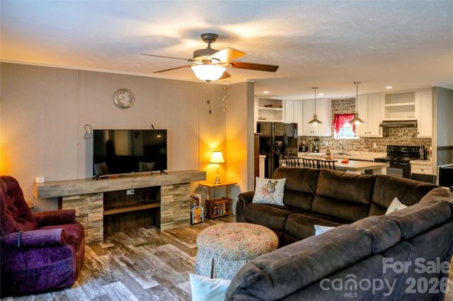 30 & 32 W Skyland Circle, Asheville, NC 28804