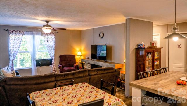 30 & 32 W Skyland Circle, Asheville, NC 28804
