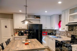30 & 32 W Skyland Circle, Asheville, NC 28804