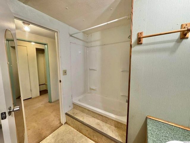 355 Bainbridge Street, Barry, IL 62312