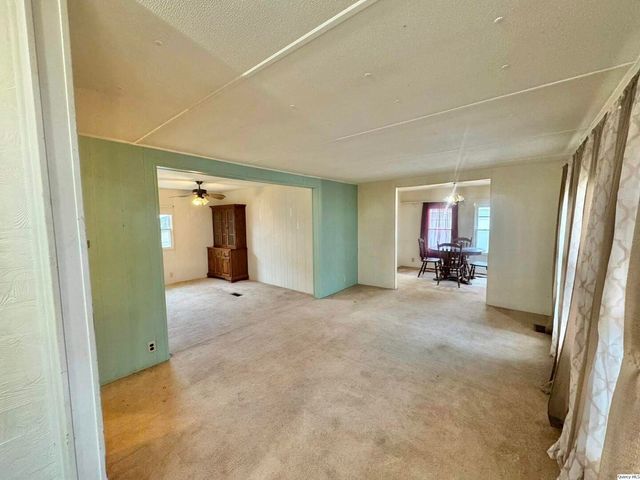 355 Bainbridge Street, Barry, IL 62312