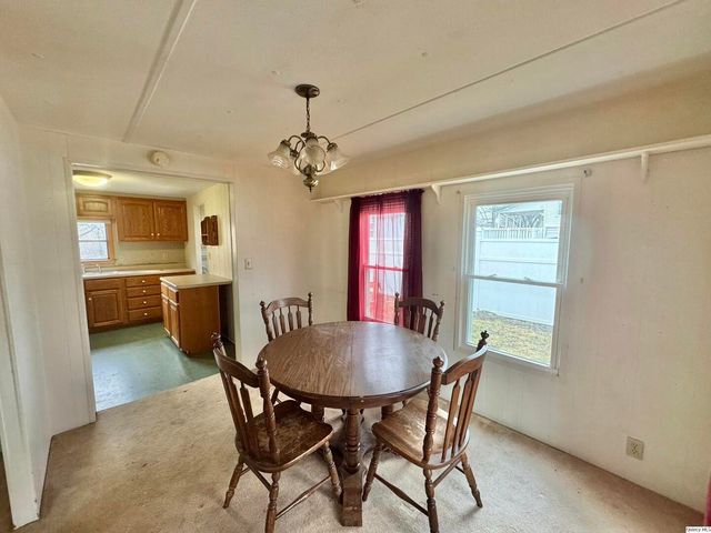 355 Bainbridge Street, Barry, IL 62312