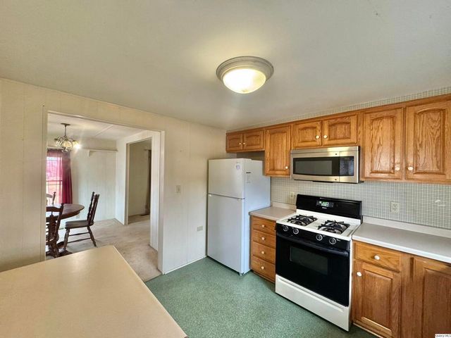 355 Bainbridge Street, Barry, IL 62312