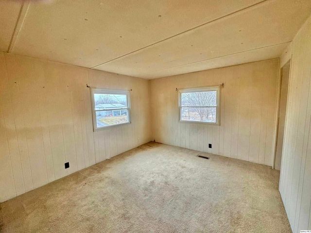 355 Bainbridge Street, Barry, IL 62312