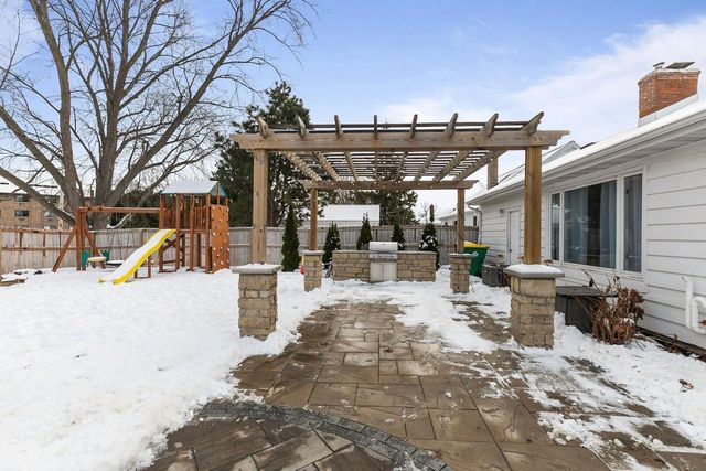 572 NEWTOLS STREET, Green Bay, WI 54302