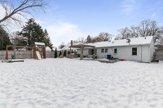 572 NEWTOLS STREET, Green Bay, WI 54302