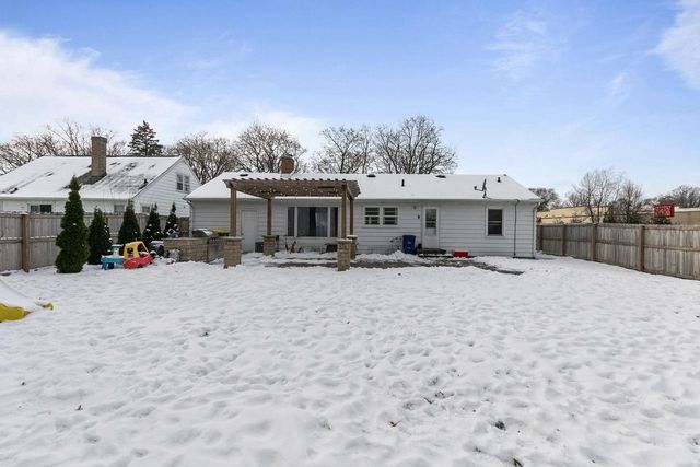 572 NEWTOLS STREET, Green Bay, WI 54302