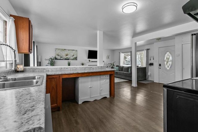 572 NEWTOLS STREET, Green Bay, WI 54302