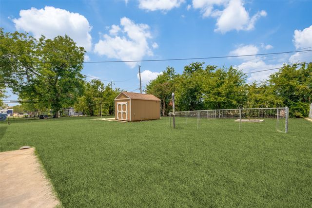 1800 W Walker Street, Denison, TX 75020
