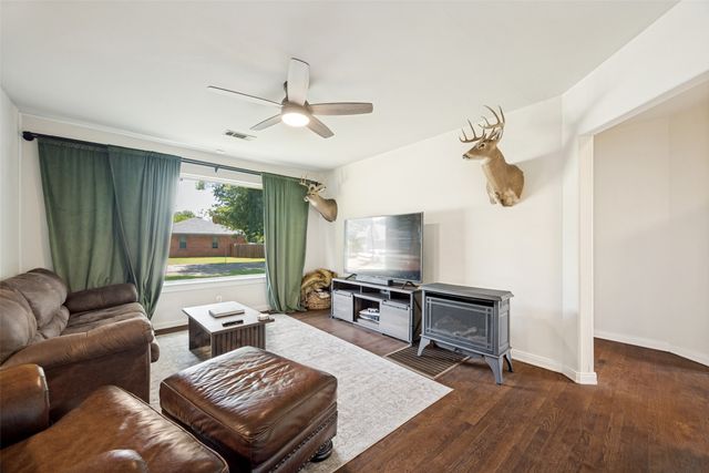 1800 W Walker Street, Denison, TX 75020