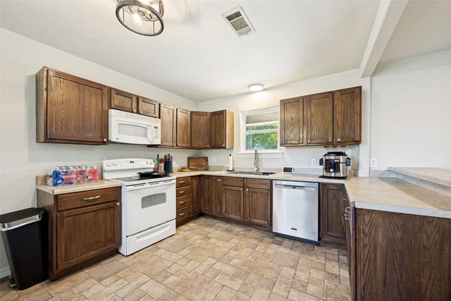 1800 W Walker Street, Denison, TX 75020