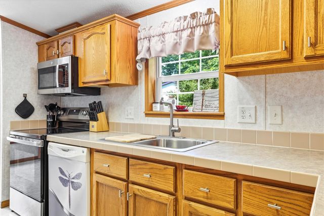 28 Emile Drive, Allenstown, NH 03275