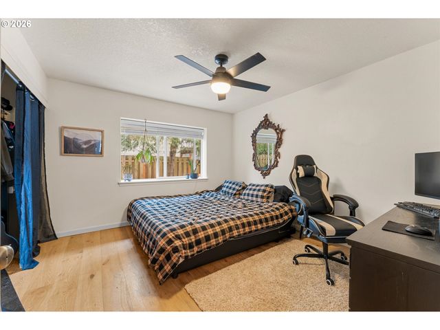 12008 Se BUSH St, Portland, OR 97266