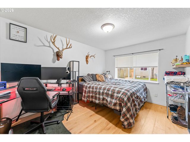 12008 Se BUSH St, Portland, OR 97266