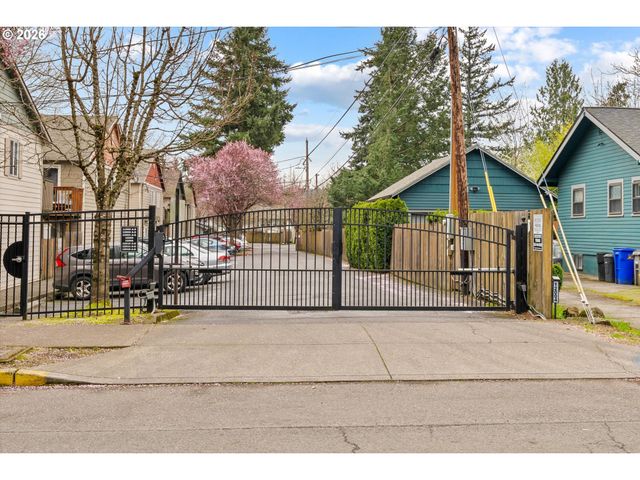 12008 Se BUSH St, Portland, OR 97266