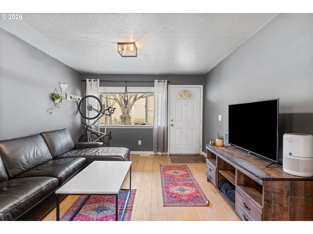 12008 Se BUSH St, Portland, OR 97266