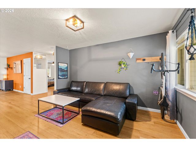 12008 Se BUSH St, Portland, OR 97266