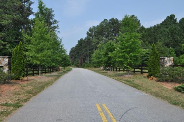 535 Penny Lane, Loganville, GA 30052