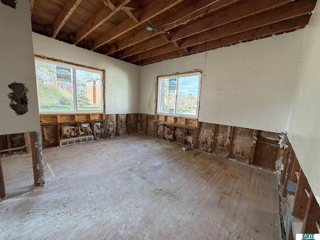 2700 N 56th Street, Lincoln, NE 68504