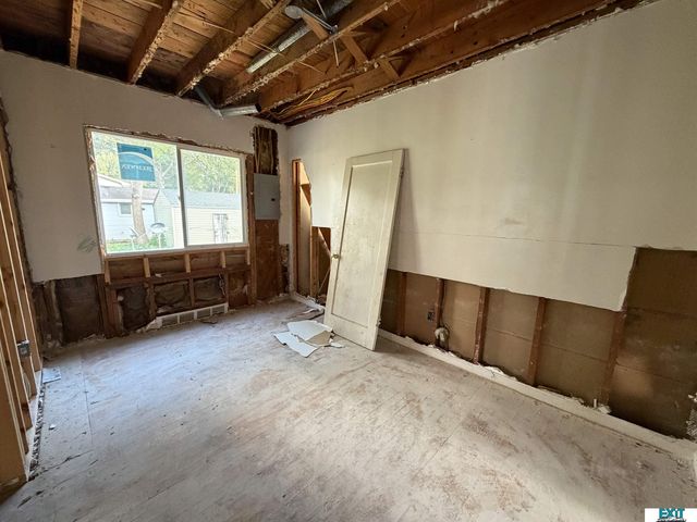 2700 N 56th Street, Lincoln, NE 68504