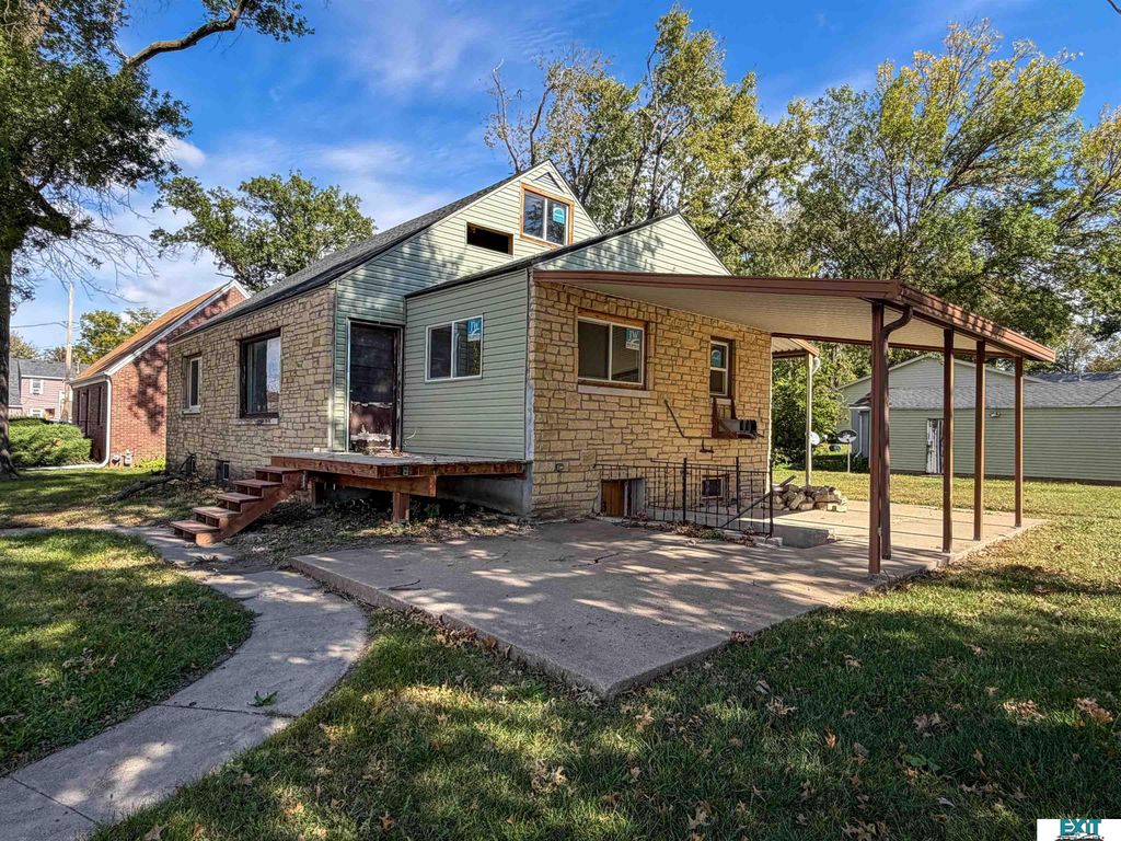 2700 N 56th Street, Lincoln, NE 68504