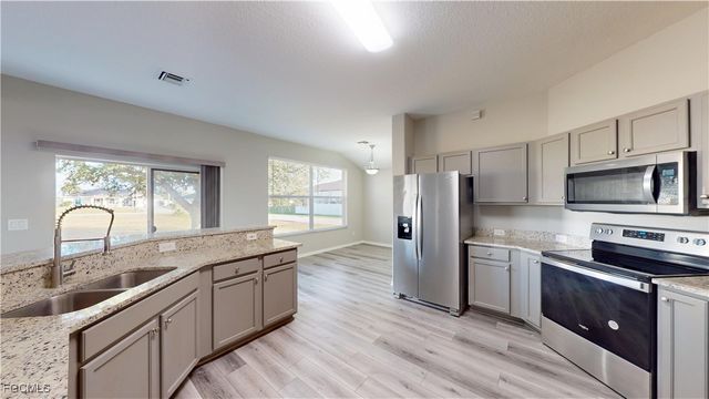 2001 NE 17th AVE, Cape Coral, FL 33909