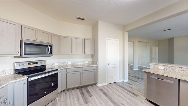 2001 NE 17th AVE, Cape Coral, FL 33909