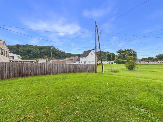 406 Jeannine Street, Ironton, OH 45638