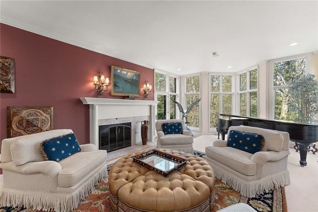 104-102 Thornbrook Drive, Penn Twp, PA 16002