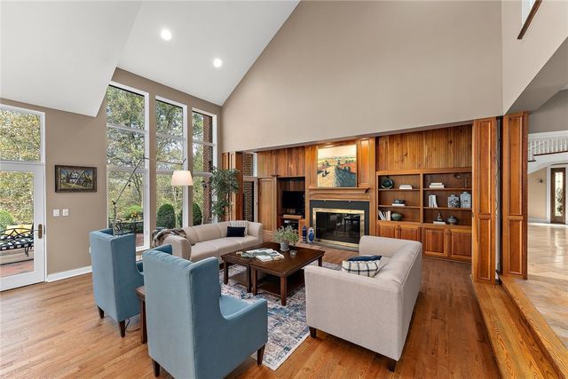 104-102 Thornbrook Drive, Penn Twp, PA 16002