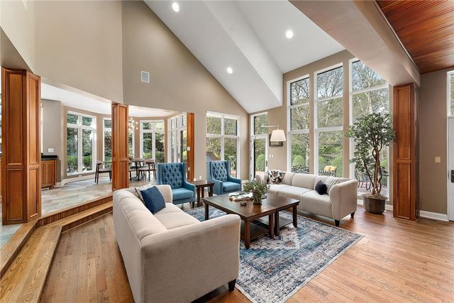 104-102 Thornbrook Drive, Penn Twp, PA 16002