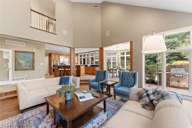 104-102 Thornbrook Drive, Penn Twp, PA 16002