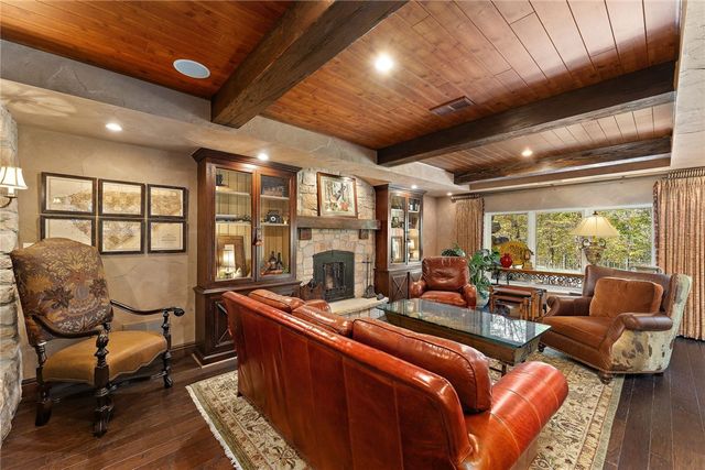 104-102 Thornbrook Drive, Penn Twp, PA 16002