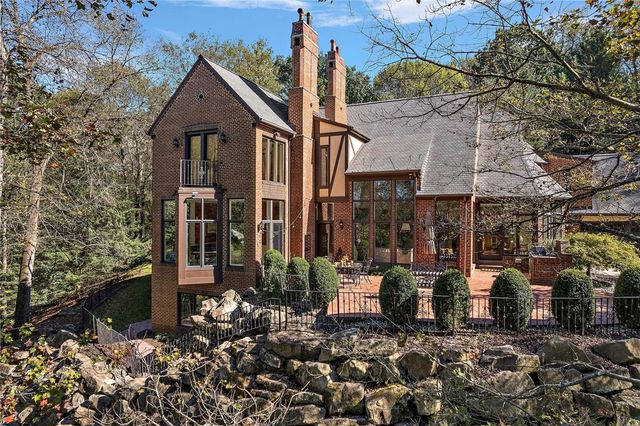 104-102 Thornbrook Drive, Penn Twp, PA 16002