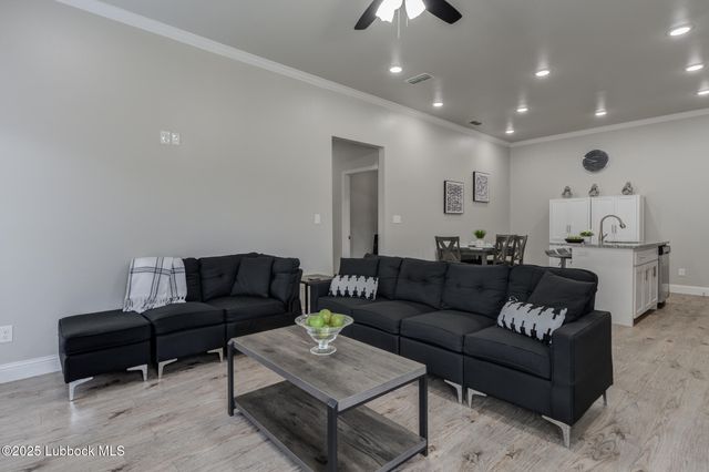 1206 N Essex Avenue, Lubbock, TX 79416