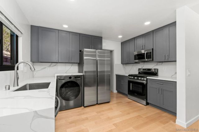 326-28 H Ave, Coronado, CA 92118