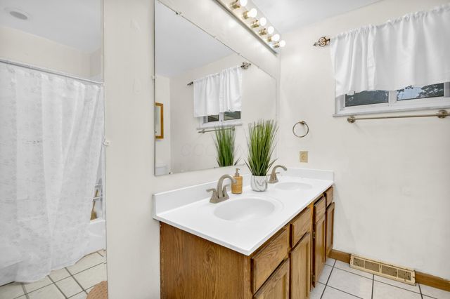 117 Charward Road SW, Reynoldsburg, OH 43068